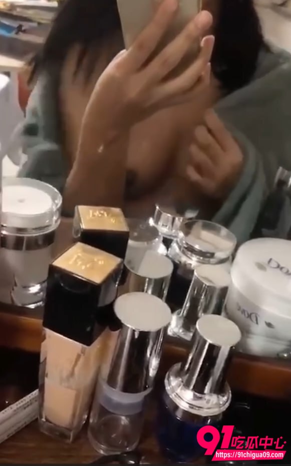 色群女管理员卖逼卖内裤私密8
