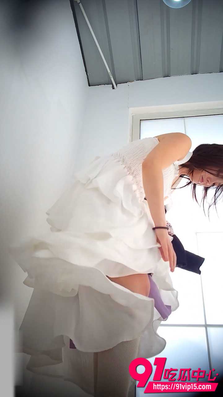 女公厕真实偷拍5