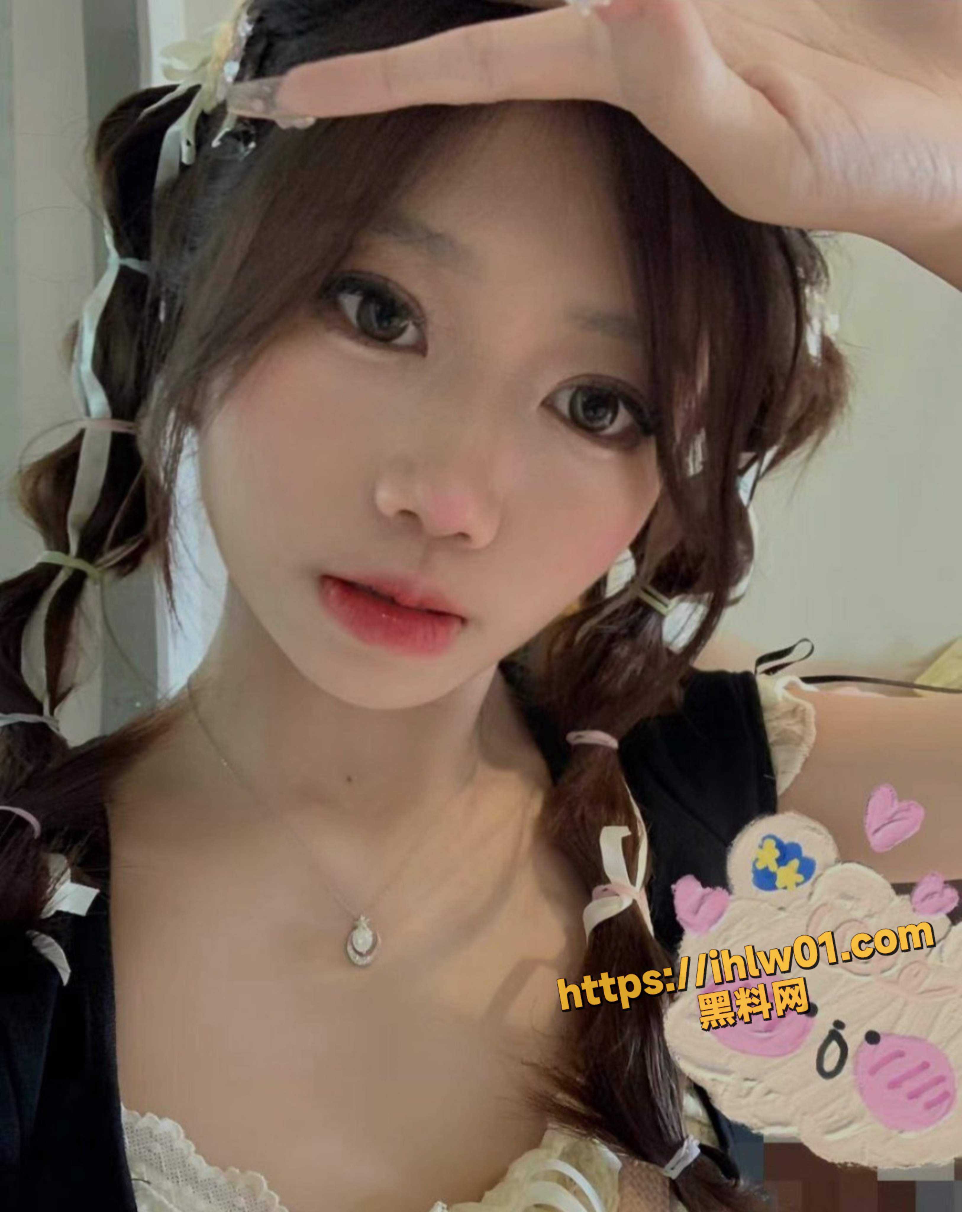 曝光！现在的女大学生都这么骚嘛 还有真正清纯的嘛 网调清纯反差女大学生~