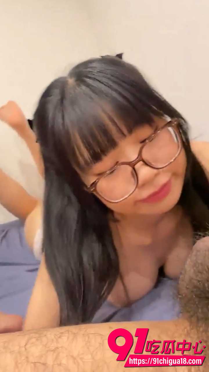 momocats不雅自拍流出1