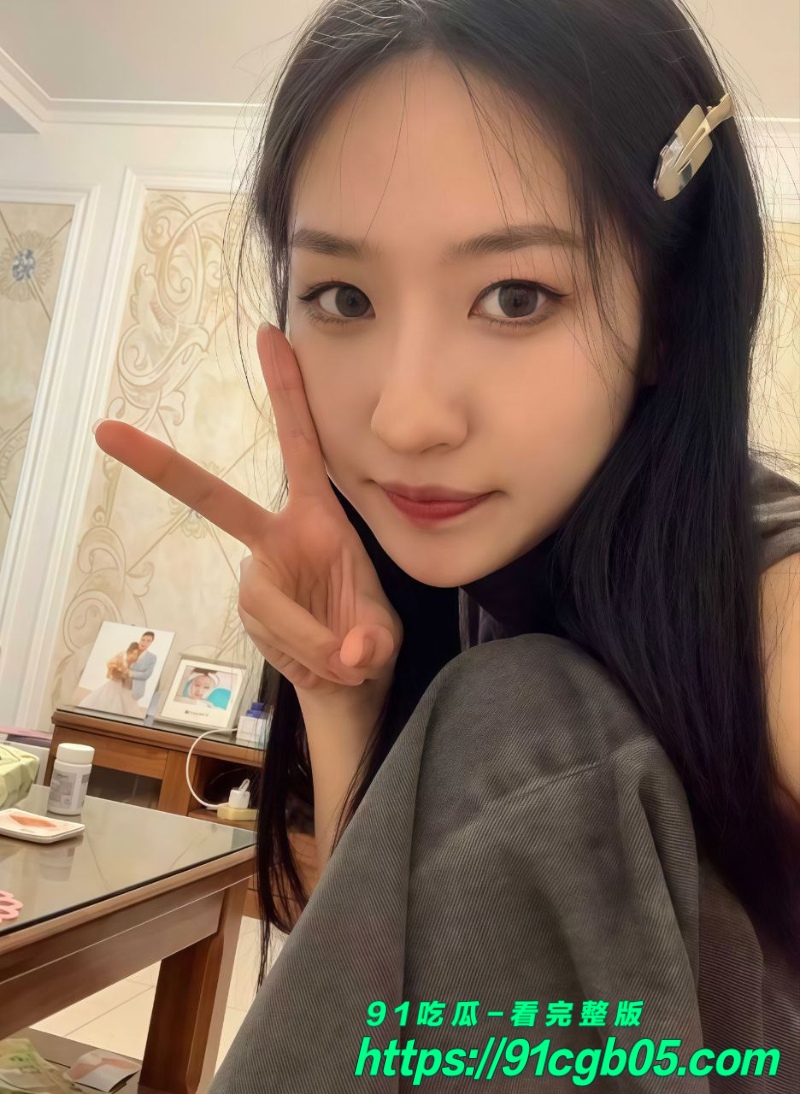 性感女校花刘芸芝被金主爸爸包养5水印版