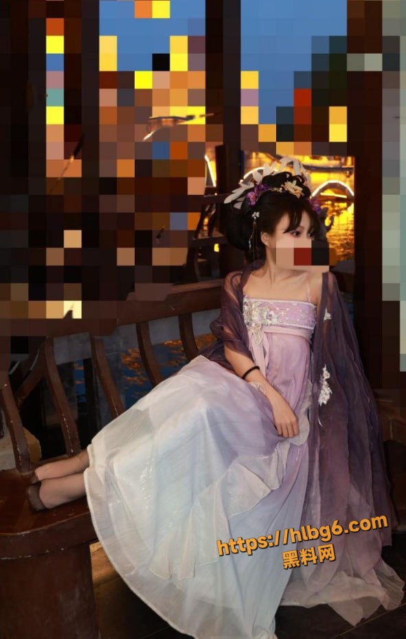 海角乱伦大神 我和亲妹妹 假期限定 亲妹妹穿着汉服的样子让我鸡巴梆硬 必须用大肉棒狠狠教育她！