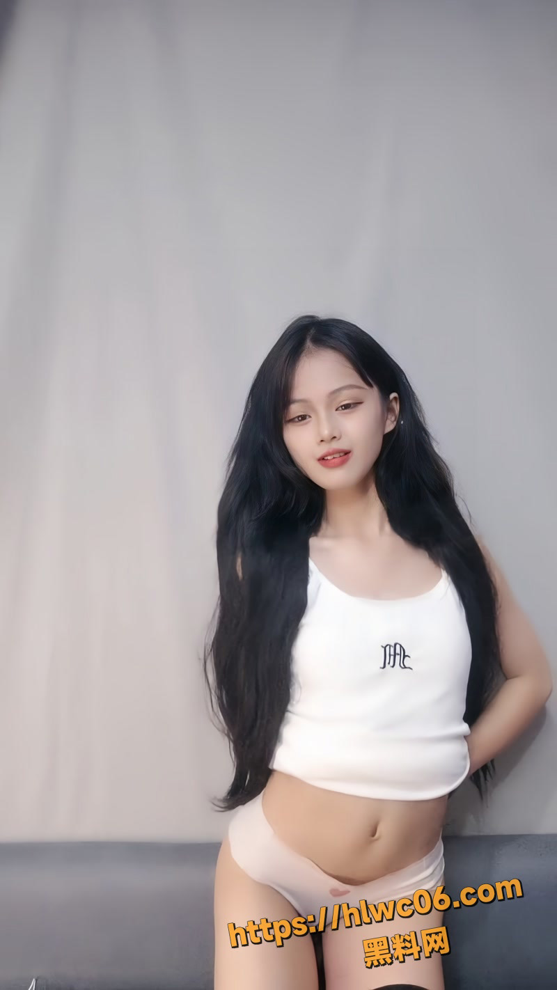 高颜值清纯萝莉女神 小易的so啵啵 道具自慰啪啪秀 超粉美鲍身材颜值太顶了