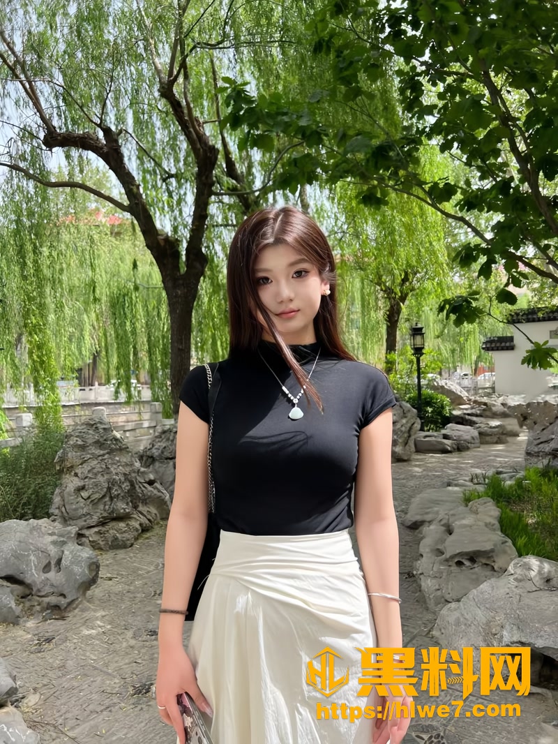 山东大学艺术学院 顾清瓷 黑历史大曝光 私下穿开裆丝袜猛掰粉穴求操