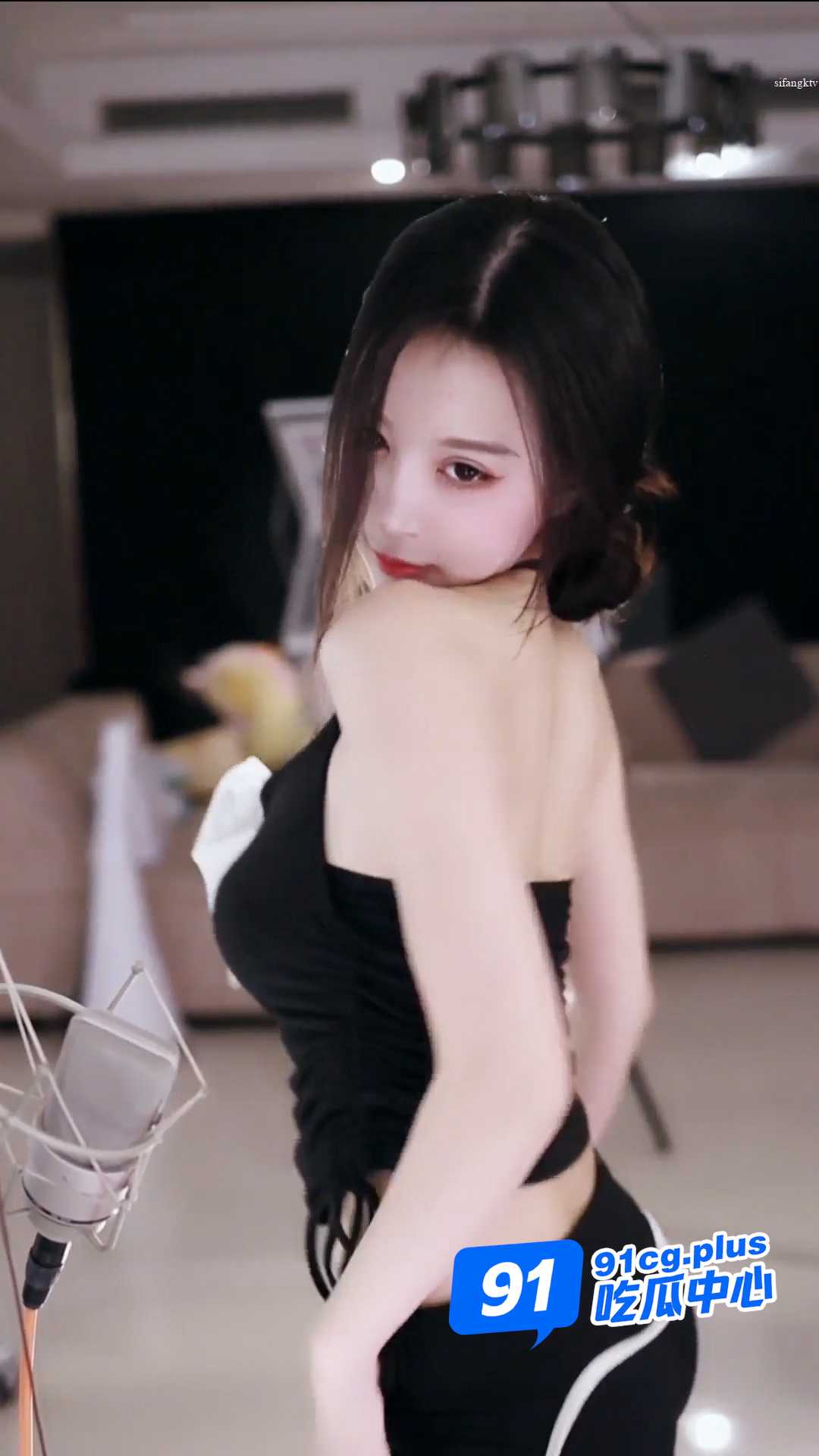 抖音福利姬初恋瑶～真空大秀舞蹈 妖娆而不失淑雅 唯美而不缺奔放美感！【12分钟高清视频】