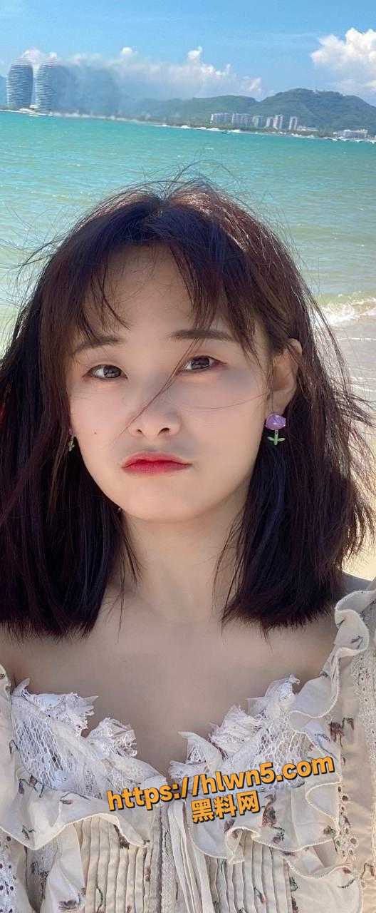 沈阳30岁淫荡少妇 陈莹 多人性爱后入用嘴清理浓精 除了原味丝袜还有原味鸡巴！