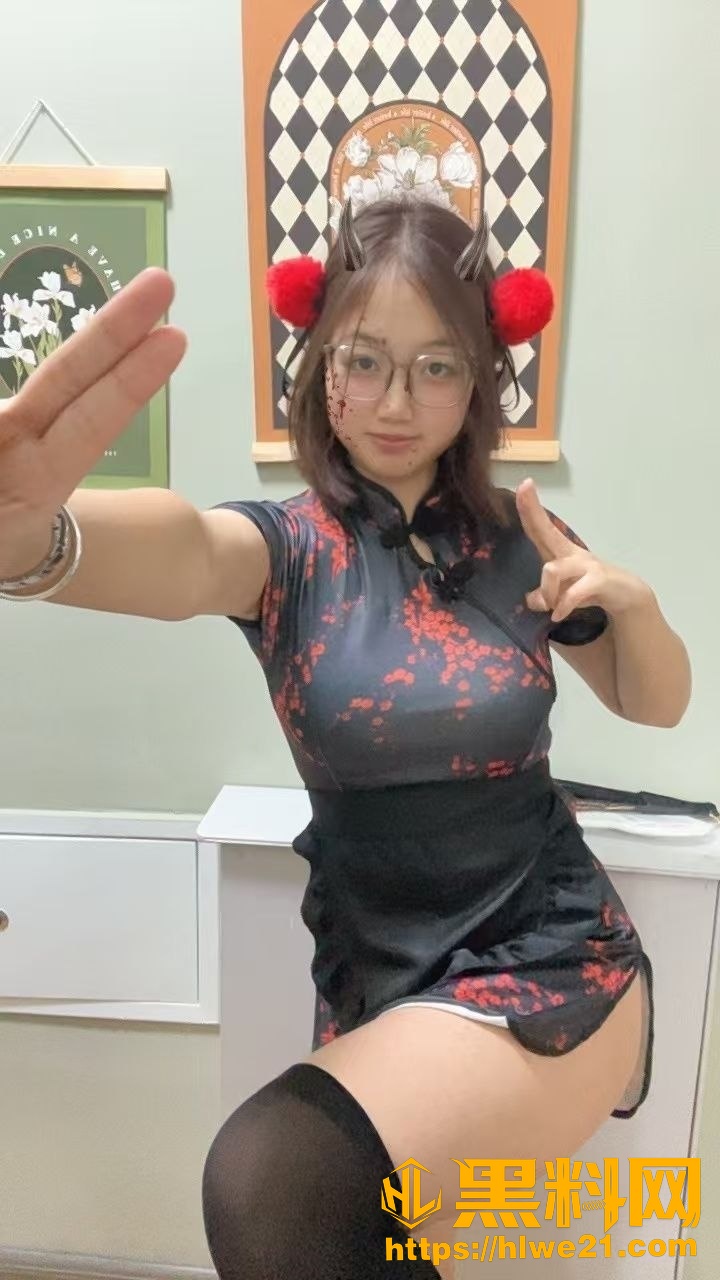 《逍遥房东俏房客》24至25章 捡来通灵鼠火狗 一颗异果觉醒雷电异能