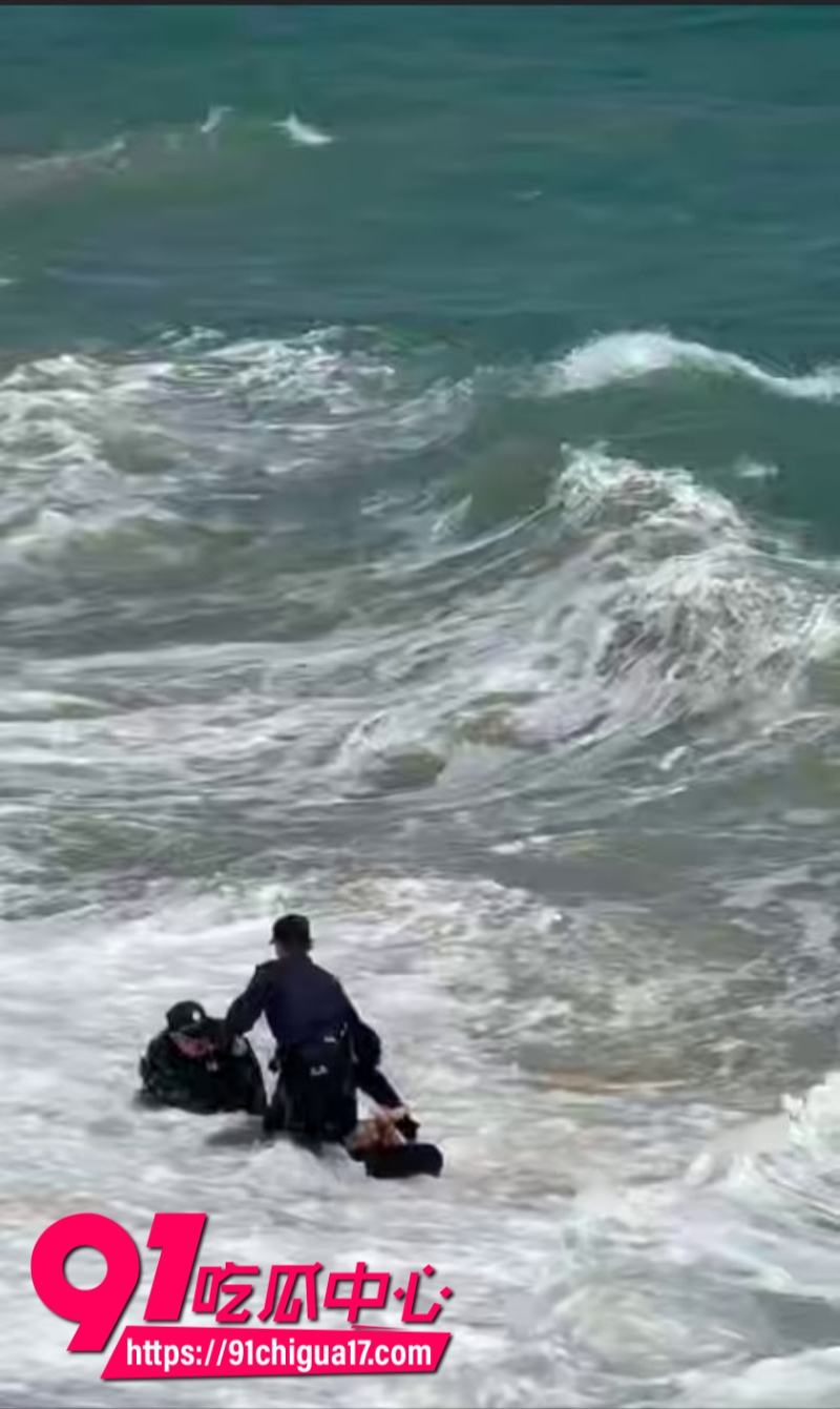 海南陵水港门岭公园沙滩40岁大妈情人节跳海轻生4
