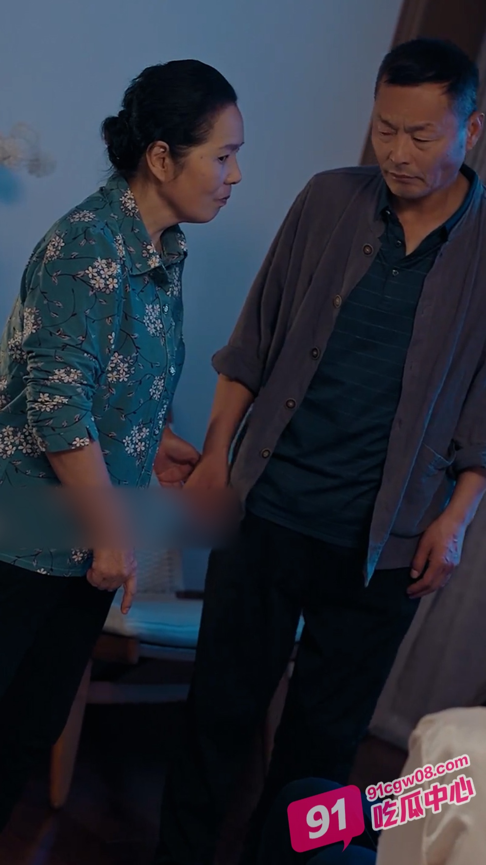 擦边网剧：年轻漂亮小保姆竟是心机婊！为上位色诱老教授 剧情精彩超上头！ 配图4