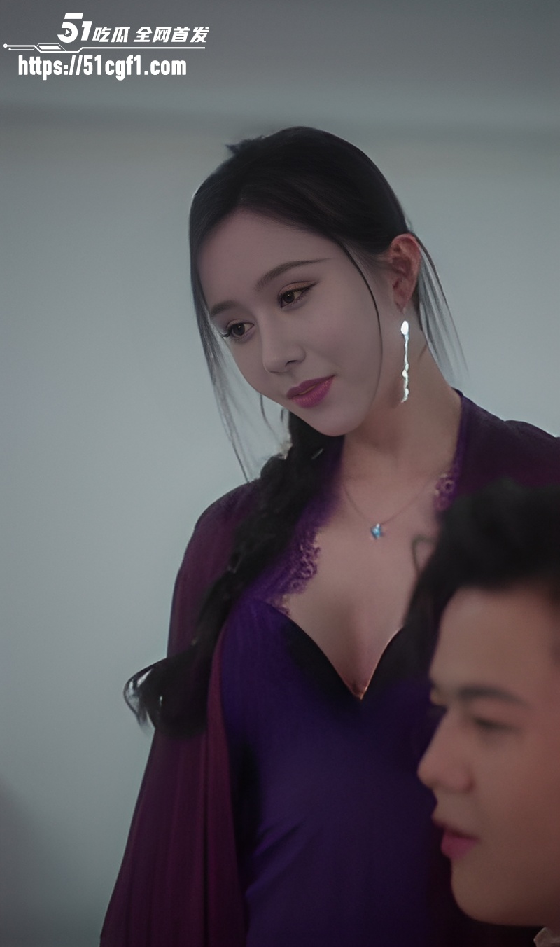 擦边短剧《风流维修工》02