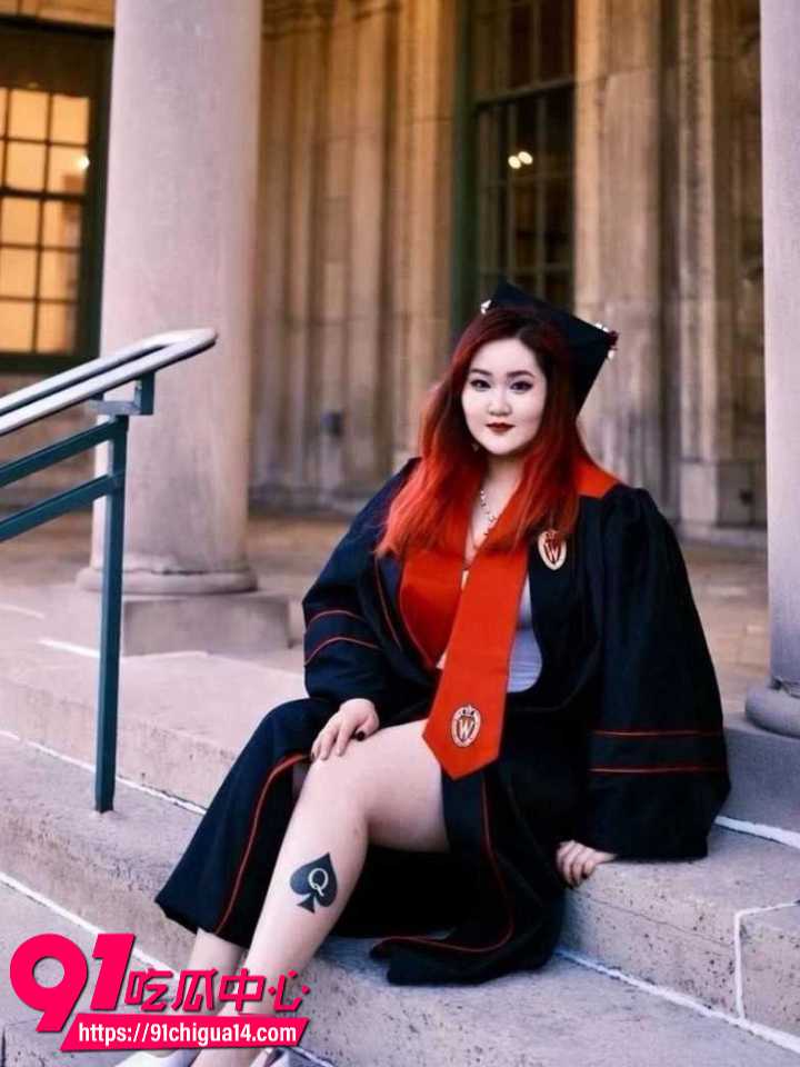 北美女留学生Caroline被曝真实身份王冰萱10