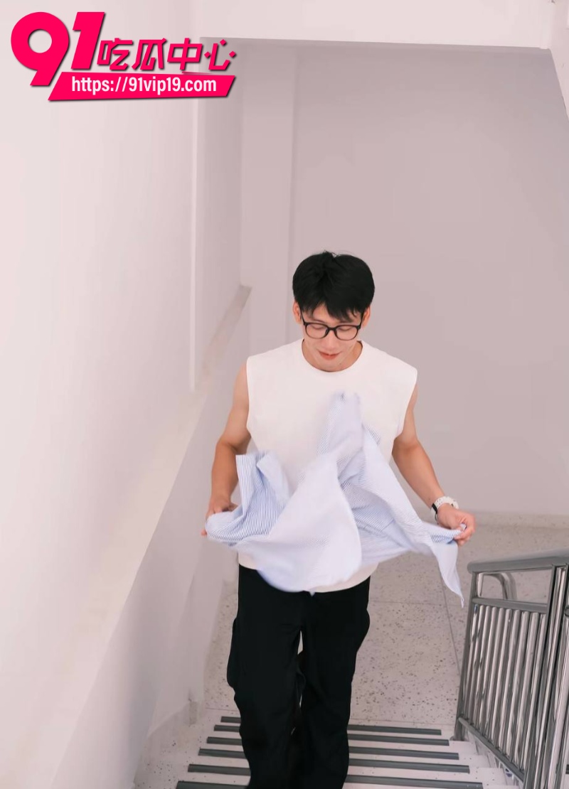 泉州中学体育教师地陪博主台风来了被爆立单身深情人设骗色多人19 泉州中学体育教师地陪博主台风来了被爆立单身深情人设骗色多人19