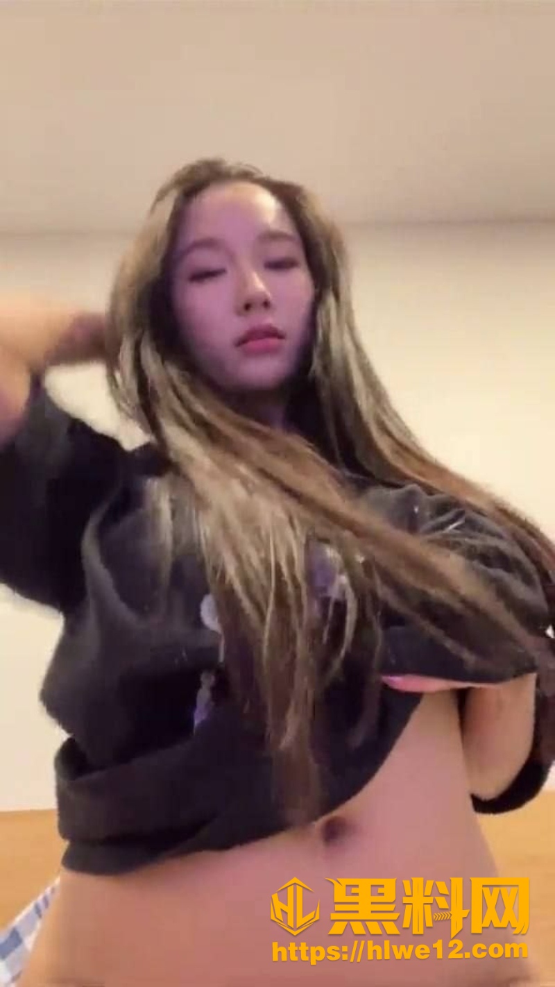 高颜值巨乳肥臀反差婊 周潇雅 定制自慰福利流出 这种身材操起来不知道有多爽