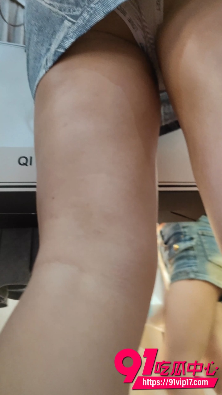 抄底小姐姐裙底视频 5 抄底小姐姐裙底视频 5