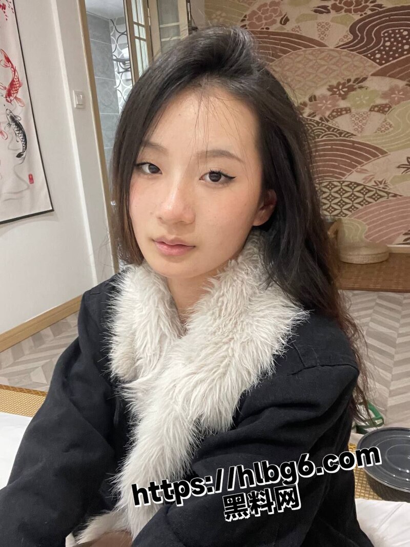 河北保定的反差母狗张依琼不雅视频流出 清纯女大学生化身口交魅魔 极品肥臀被后入打桩爆操！