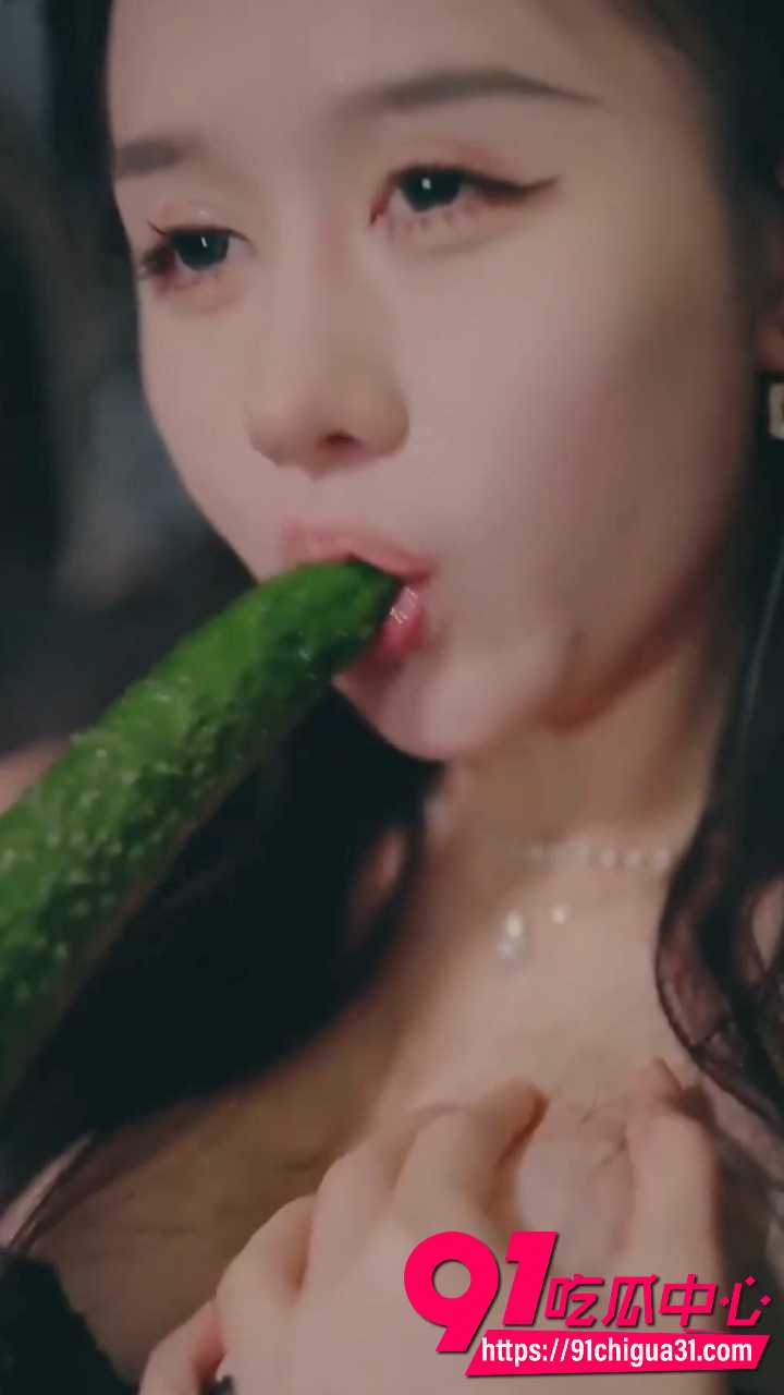 小姨子车内绽放的诱惑4 小姨子车内绽放的诱惑4