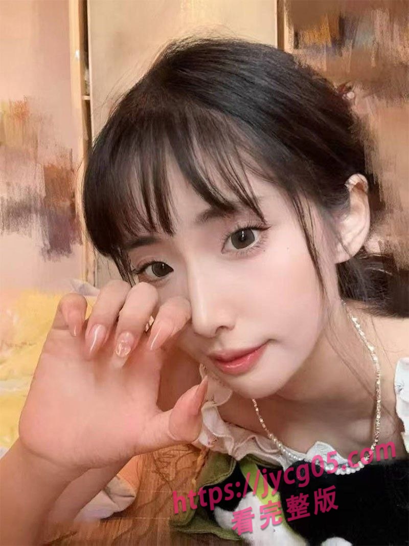 广州职业学院反差眼镜妹王慧就喜欢跟网友裸聊 淫荡至极~ 配图4