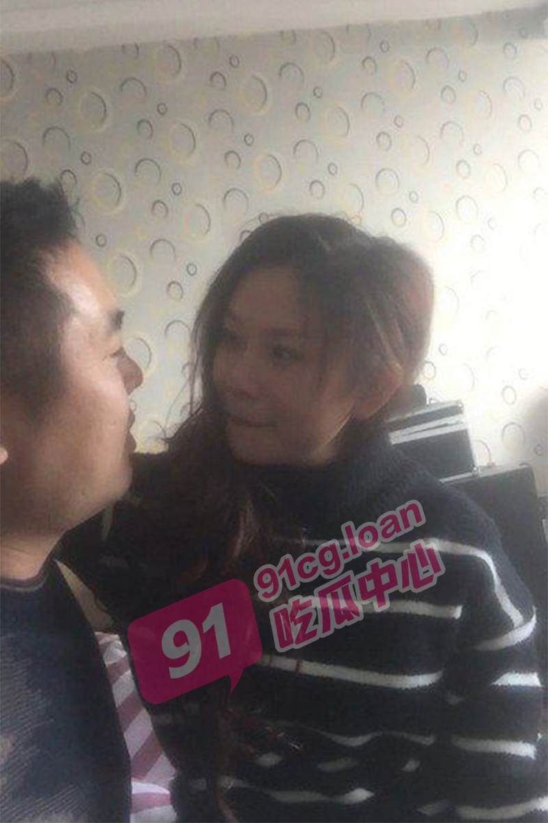 福建茶楼女老板周迅 挑逗已婚男牌友主动索吻 饥渴难耐非要自己在上面!