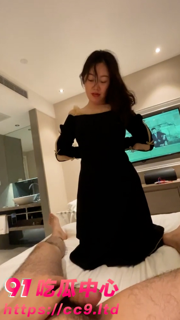 连云港税务局张婷芝 包养小奶狗惨遭背刺! 完整视频外网疯传!