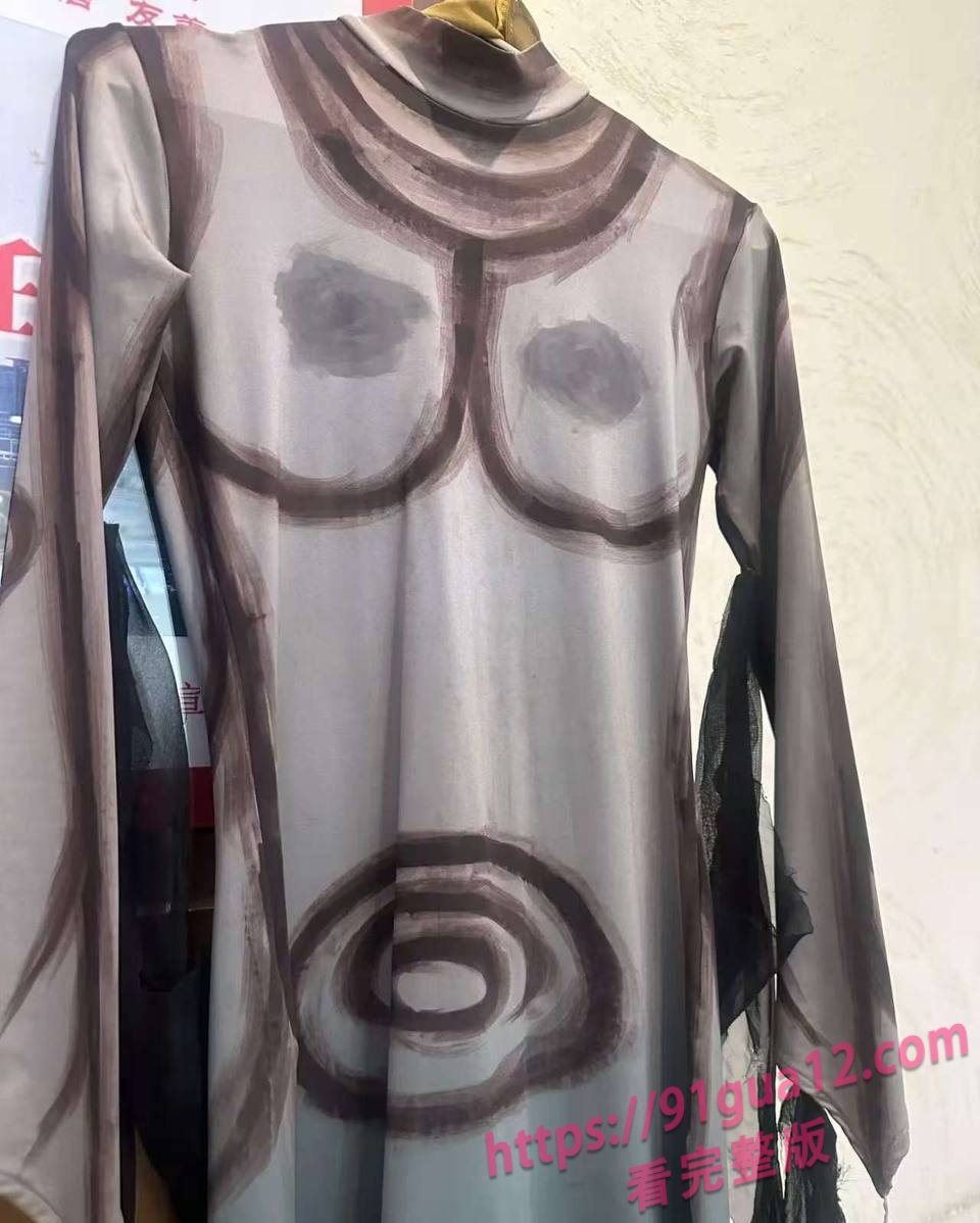 央视网经典舞剧大梦敦煌惊现露乳装 原来竟是道具服！ 配图2