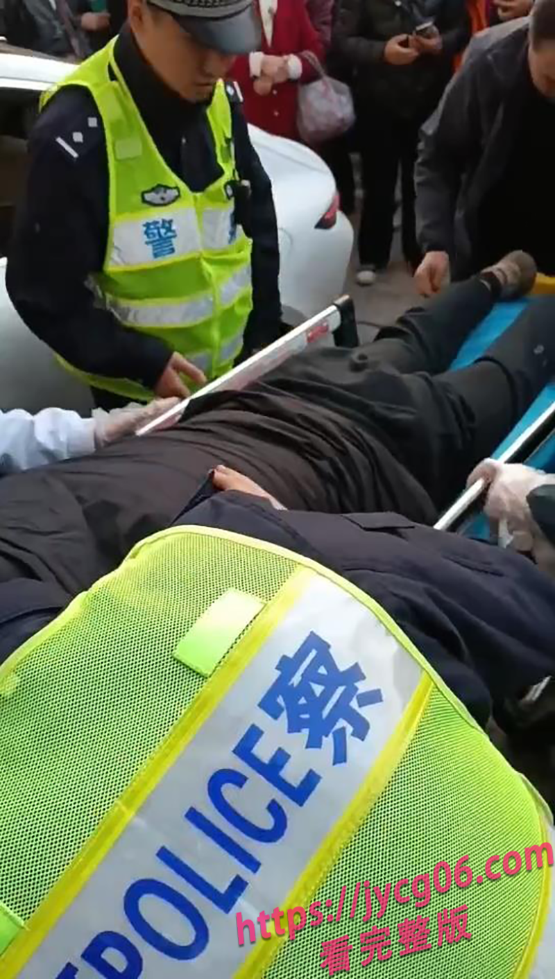 山西蔚来车主酒驾连撞6车！现场混乱幸无人伤亡！ 配图3