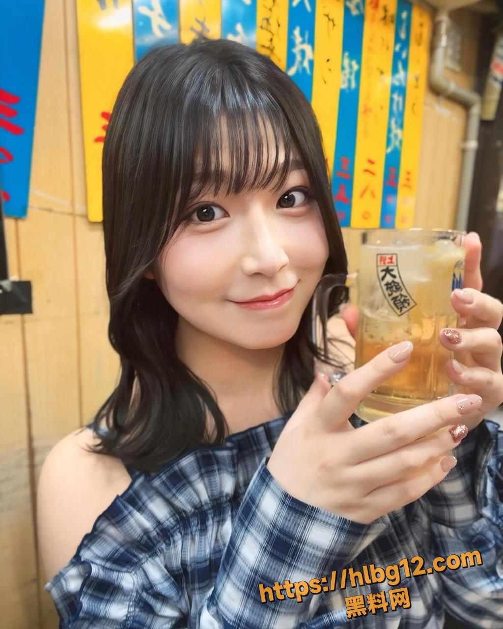 排球部唯一猛男与双女巨乳队长的剧情诱惑 俩女一男前后夹击 在更衣室操到高潮