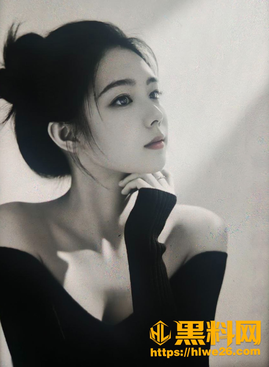 云南昆明高颜值人妻 李佳纯 乖乖女反差淫荡母狗 黑丝足交被炮友狠狠调教