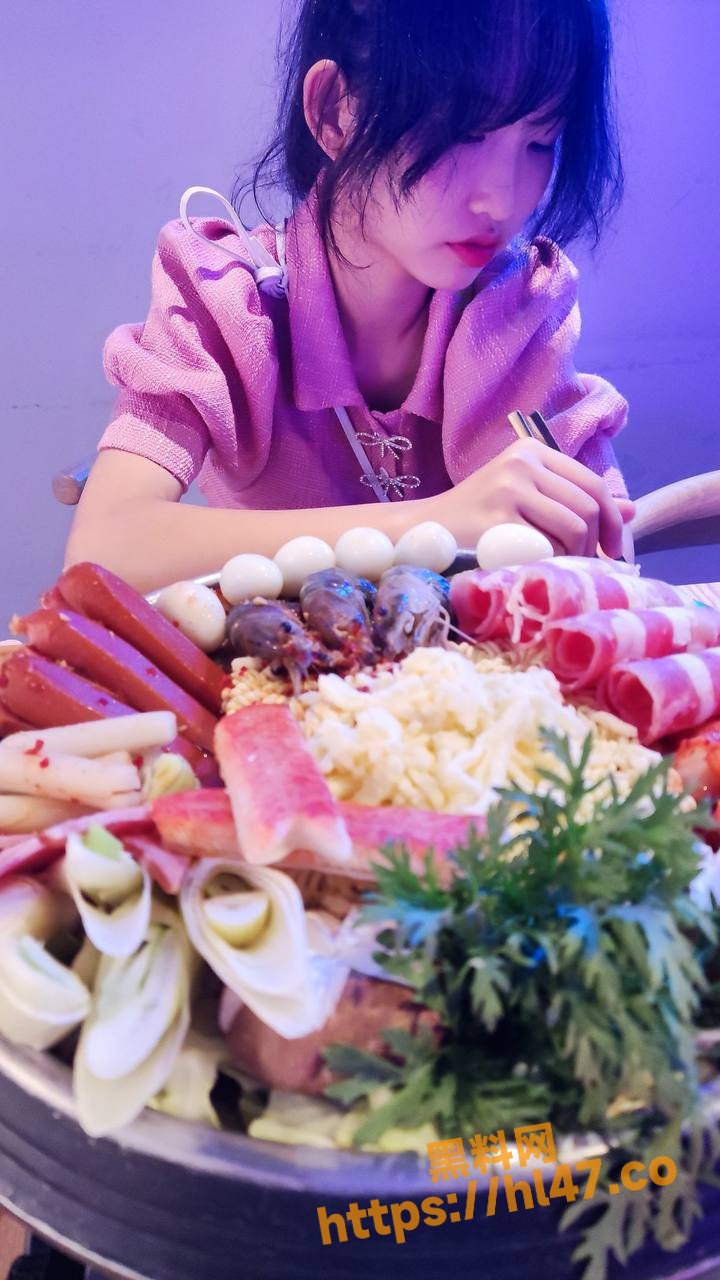 女友高三即将毕业一放假就被男友强势破处！破处太紧是真的累还不如大哥自己撸管！