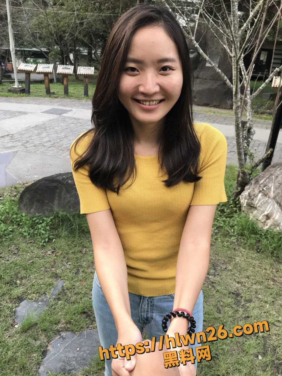热恋情侣的日常 温馨小屋发泄彼此的欲望 情趣内衣体现当时的幻想 尖叫声充斥着整个心房