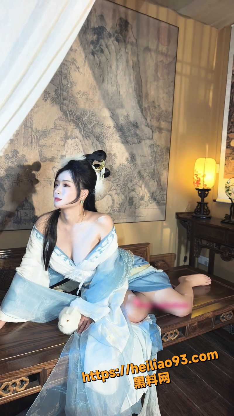 秀人网女神 南乔 古装cos真空肉丝血滴子 大奶乳夹摇晃骚穴 极品福利直接看硬