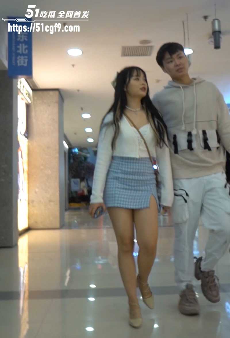 抄底偷拍各种极品身材小姐姐 1 拷贝