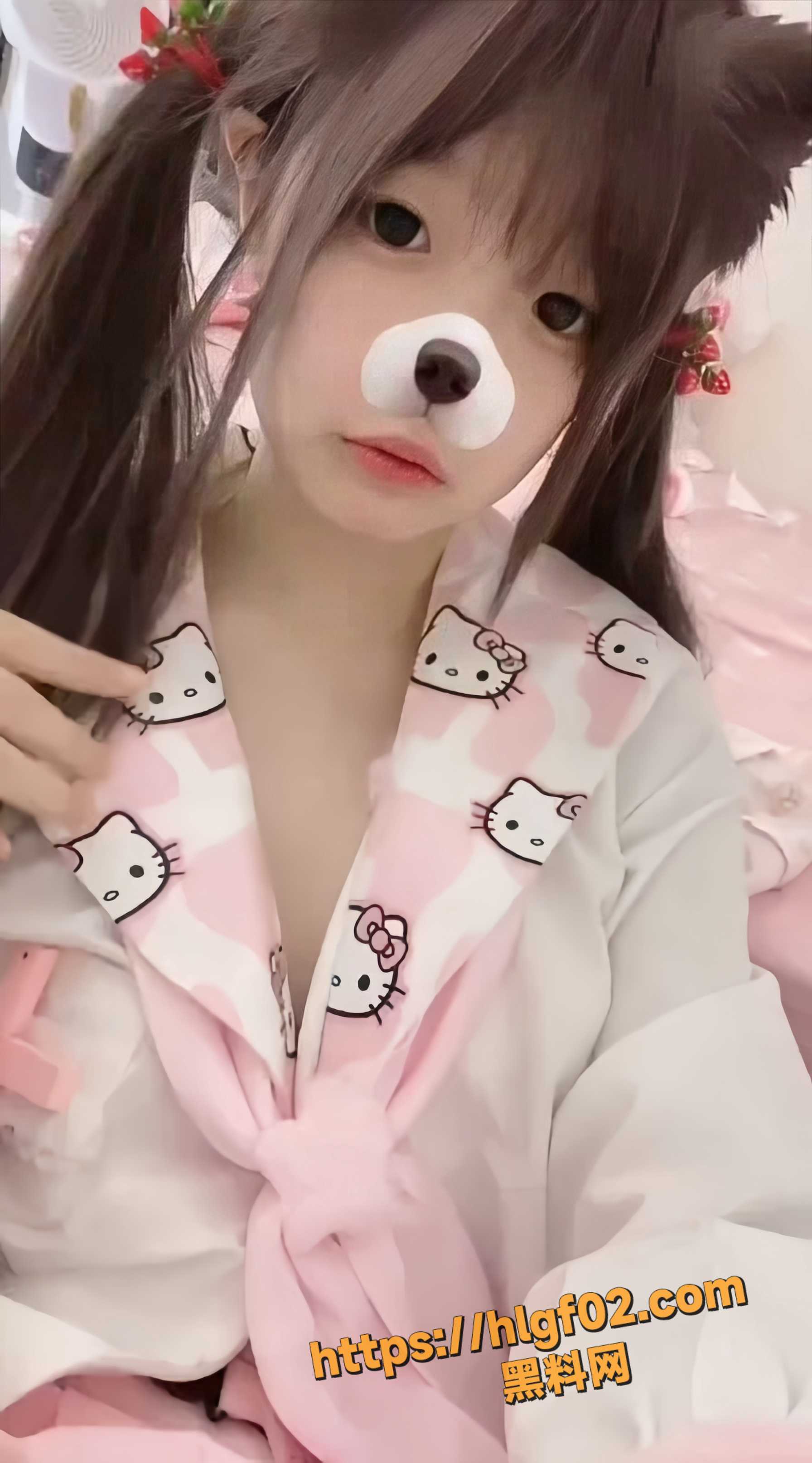超可爱小萝莉居家自慰视频流出 全裸上阵对镜自拍发骚 手指玩弄超嫩美鲍反差感爆棚！