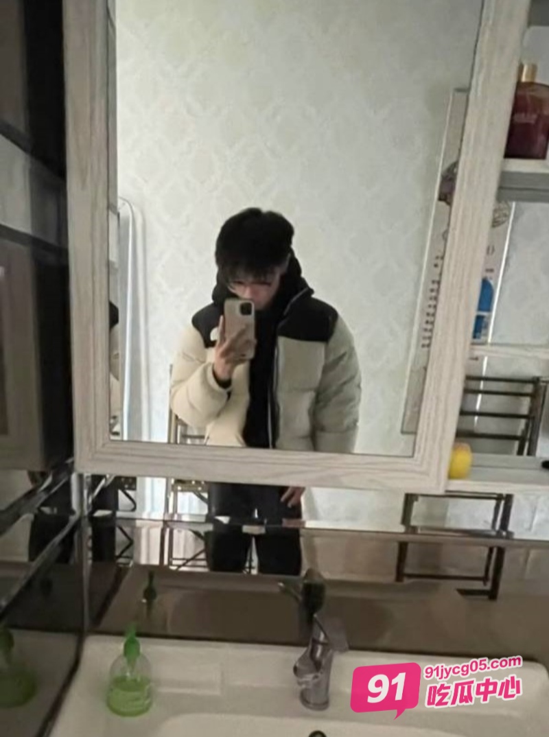 盘锦学生王庸昊与女同学在酒吧做爱被拍 视频疯传全网！ 配图5