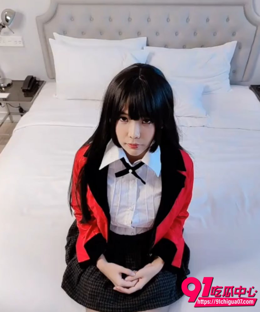 极品巨乳网黄Minichu付费视频流出 cos喰梦子灰丝JK制服 揉臀深喉扛腿猛插做爱