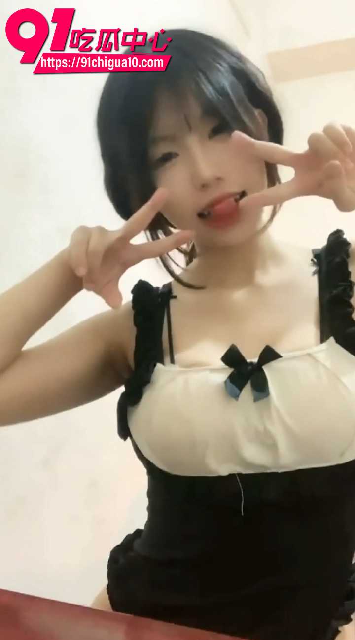 1v1吊钟巨乳猫娘曦曦5QQ私聊视频流出 反差婊子脱光黑丝撅臀自摸 奶子晃荡淫叫连连超带感