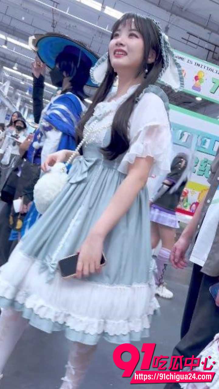 KFC抄底大耳狗洛丽塔学妹1