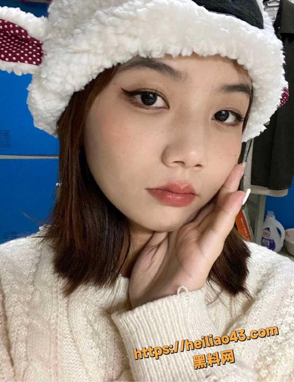 在读大学妹妹下海与金主性爱 粉嫩馒头逼裤子没脱就猛操视频曝光！