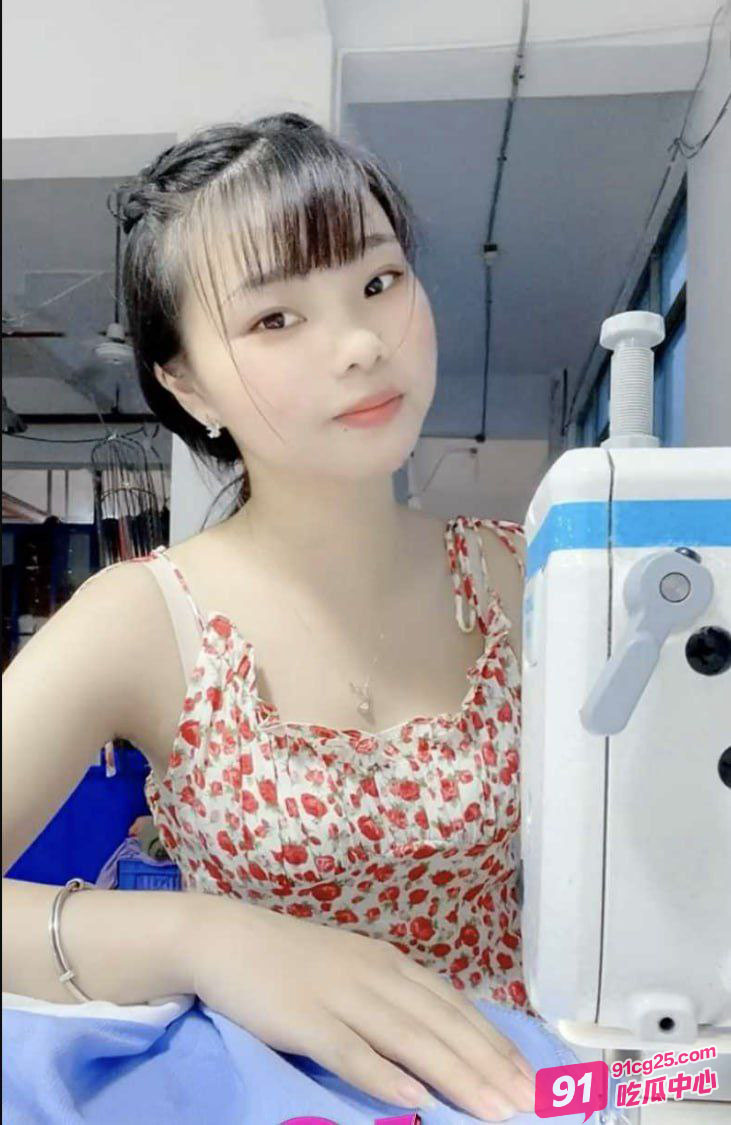 快手甜妹主播被榜一大哥扣逼后入被爆操视频曝光 太炸裂了 配图3