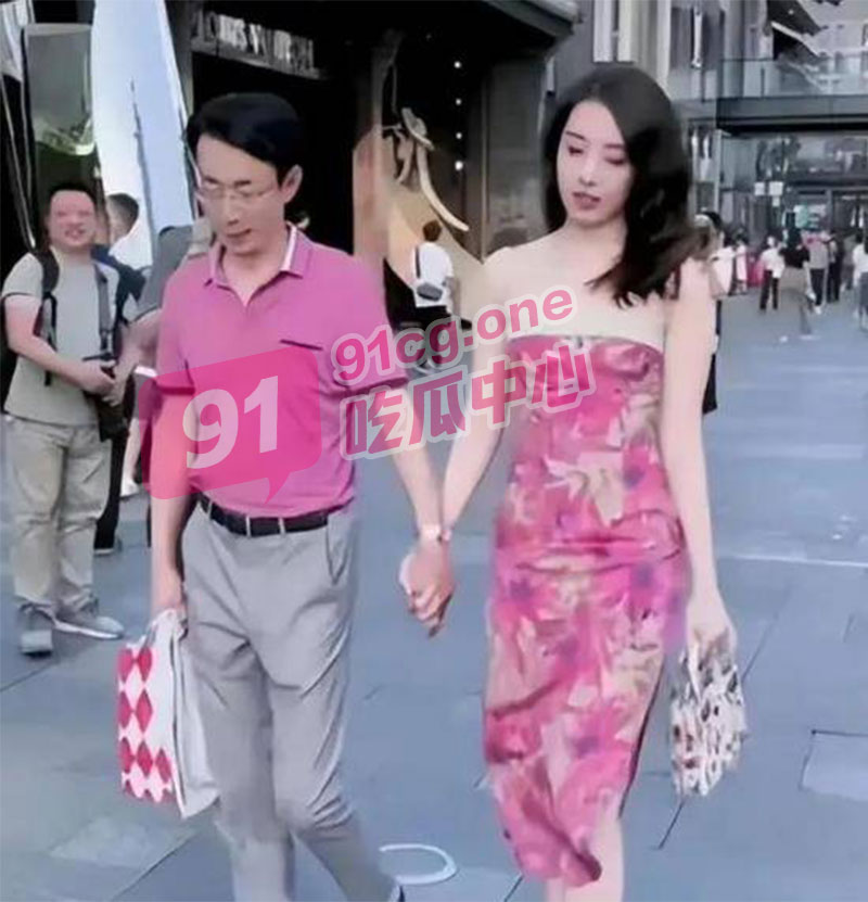 【太古里街拍大瓜后续】董思瑾被迫移民澳洲 其未婚夫爆料 “我媳妇是好女人”