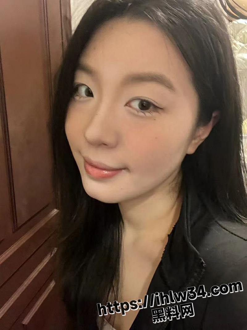 女子精虫上脑想吃大肉棒，趁闺蜜不在勾引其男友做爱，防火防盗防闺蜜！