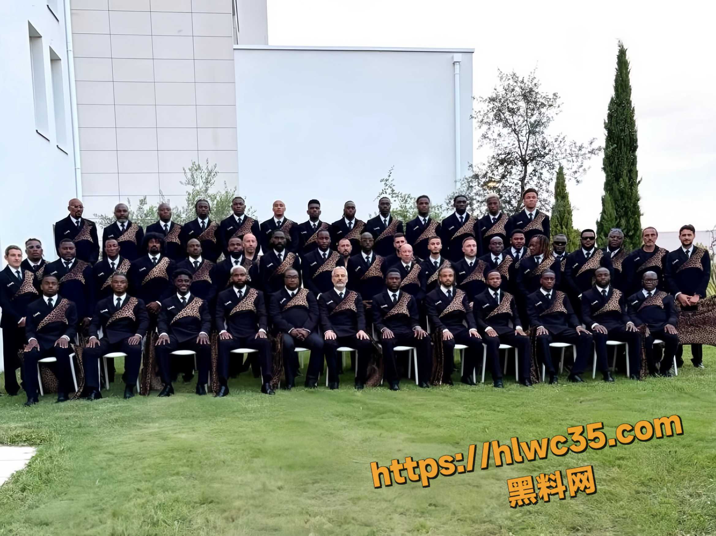 2026世界杯 刚果猎豹军团穿搭封神 豹纹西装全员出征气场直接拉满