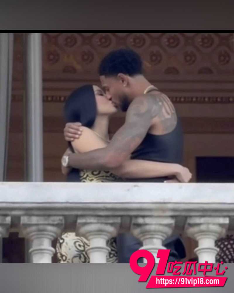 CardiB约会尼日利亚门将Maduka 31